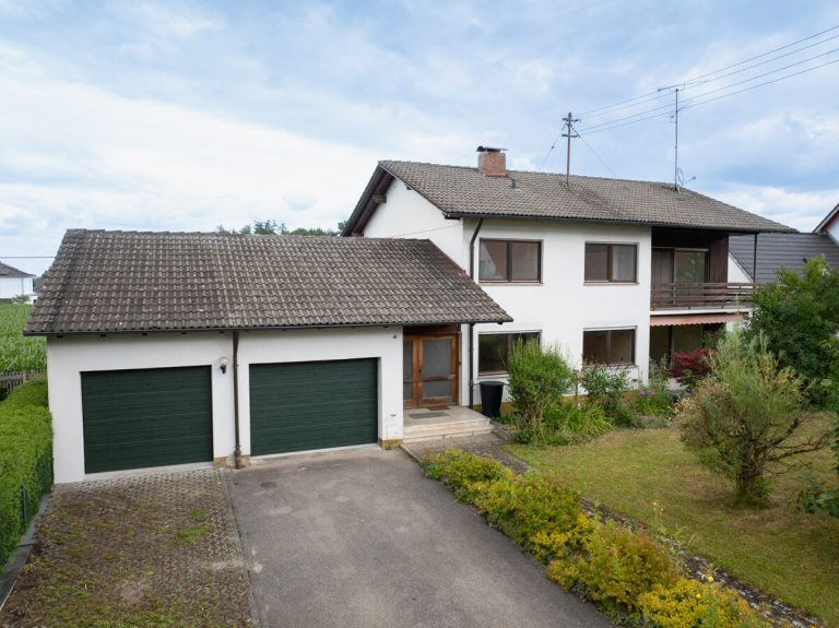 Immobilienangebot - Prittriching - Alle - Zweifamilienhaus mit Charme & Potenzial – 197 m² Wohnfläche, Südgarten & Doppelgarage