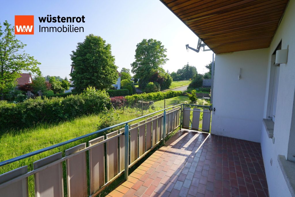 Immobilienangebot - Ostrach - Alle - Charmantes Haus mit  4 Garagen und großem Grundstück!