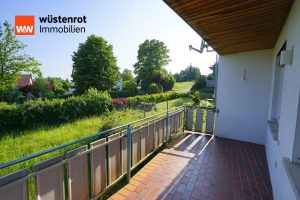 Immobilienangebot - Ostrach - Alle - Charmantes Haus mit  4 Garagen und großem Grundstück!