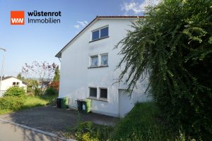 Immobilienangebot - Ostrach - Alle - Charmantes Haus mit  4 Garagen und großem Grundstück!