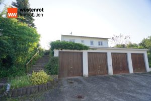 Immobilienangebot - Ostrach - Alle - Charmantes Haus mit  4 Garagen und großem Grundstück!