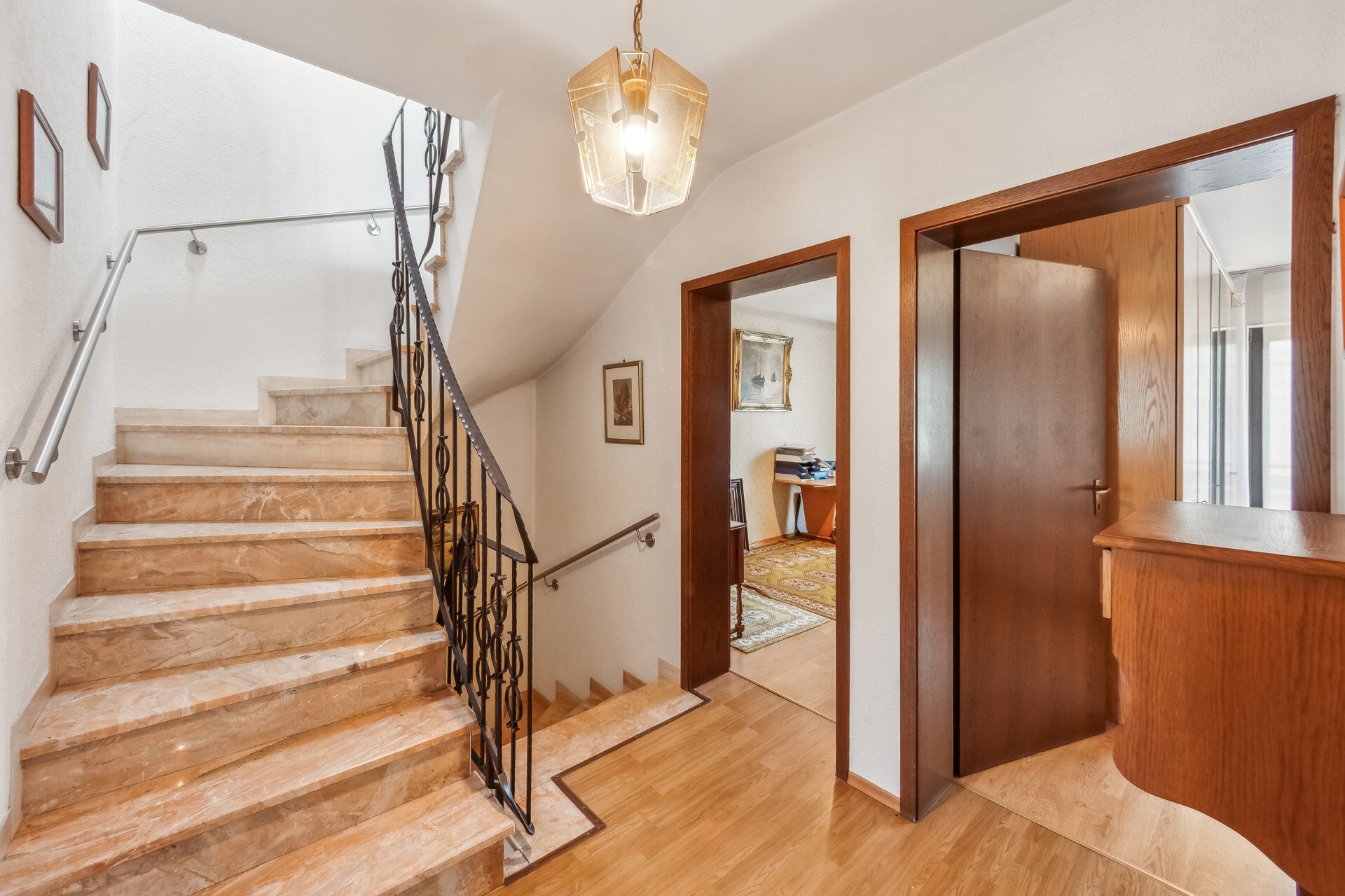 Immobilienangebot - Kleinostheim - Alle - Wohnen, wo andere Urlaub machen – Ihr Zuhause mit Mainblick und Gartenidylle