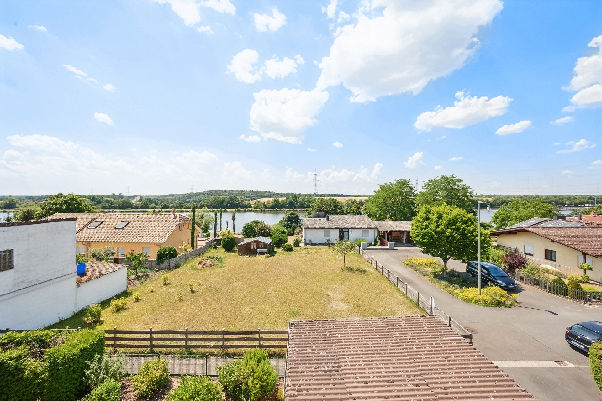 Immobilienangebot - Kleinostheim - Alle - Wohnen, wo andere Urlaub machen – Ihr Zuhause mit Mainblick und Gartenidylle