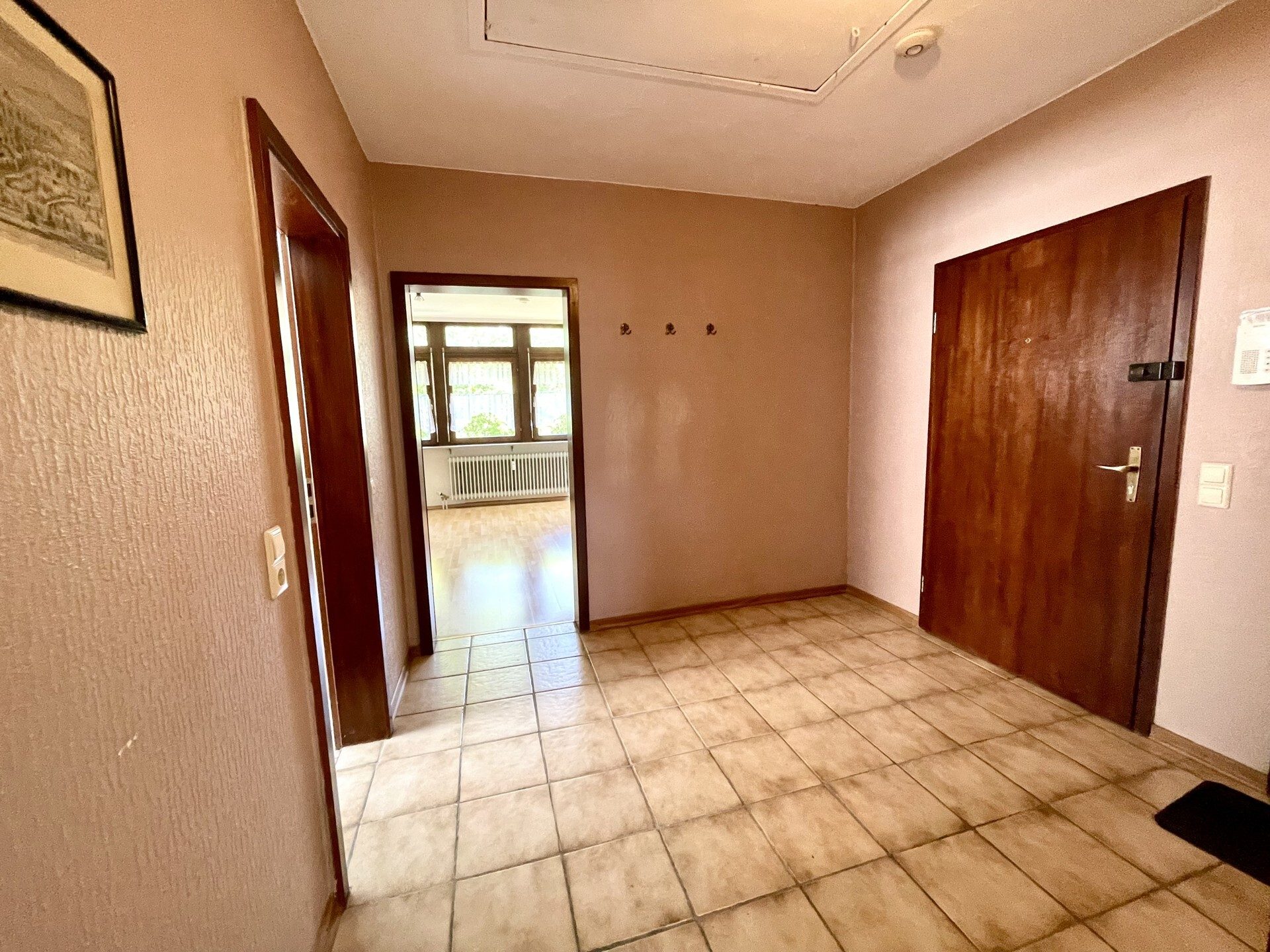 Immobilienangebot - Baden-Baden / Geroldsau - Alle - *BADEN-BADEN GEROLDSAU: Idyllisch gelegene 2 Zimmer DG-Wohnung mit TG-Stellplatz,
2 Balkone*