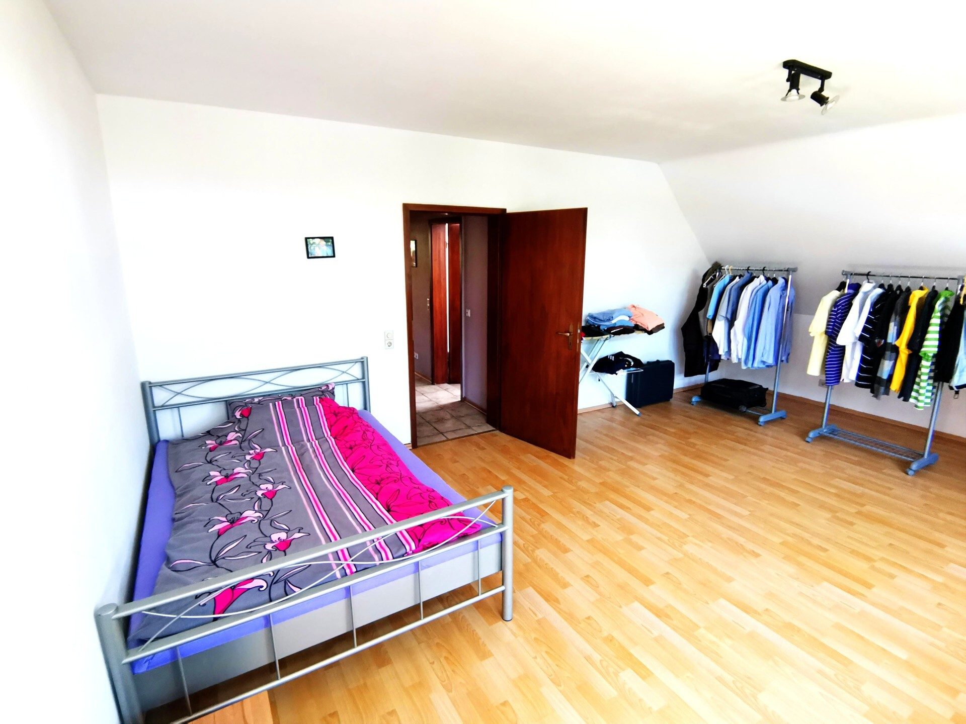 Immobilienangebot - Baden-Baden / Geroldsau - Alle - *BADEN-BADEN GEROLDSAU: Idyllisch gelegene 2 Zimmer DG-Wohnung mit TG-Stellplatz,
2 Balkone*