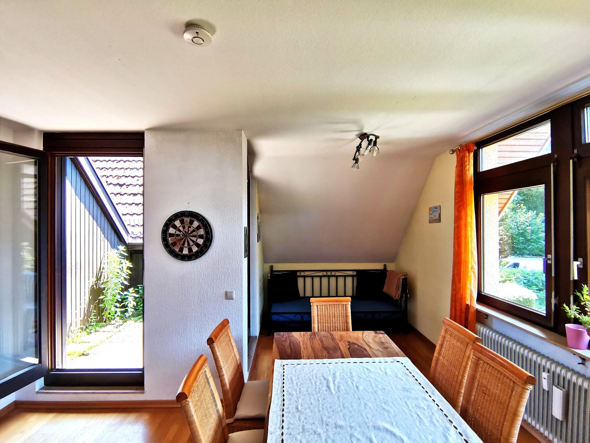 Immobilienangebot - Baden-Baden / Geroldsau - Alle - *BADEN-BADEN GEROLDSAU: Idyllisch gelegene 2 Zimmer DG-Wohnung mit TG-Stellplatz,
2 Balkone*