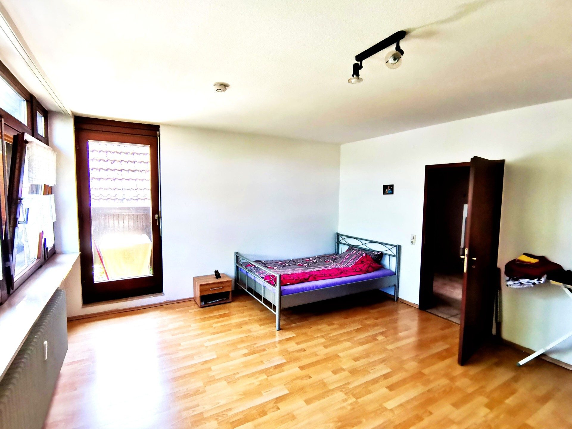 Immobilienangebot - Baden-Baden / Geroldsau - Alle - *BADEN-BADEN GEROLDSAU: Idyllisch gelegene 2 Zimmer DG-Wohnung mit TG-Stellplatz,
2 Balkone*