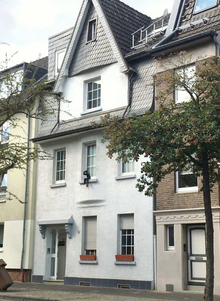 Immobilienangebot - Neuss - Alle - Möblierte 1-Zimmer- Dachgeschosswohnung zur Miete in Neuss