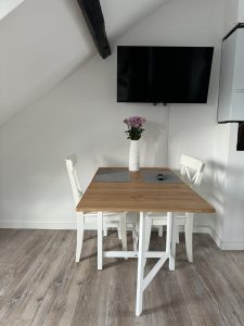 Immobilienangebot - Neuss - Alle - Möblierte 1-Zimmer- Dachgeschosswohnung zur Miete in Neuss