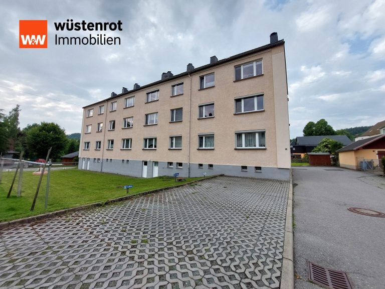 Immobilienangebot - Zwönitz / Dorfchemnitz - Alle - Bezugsfreie 3 - Raum Wohnung mit funktionsfähigem Kachelofen und Einbauküche