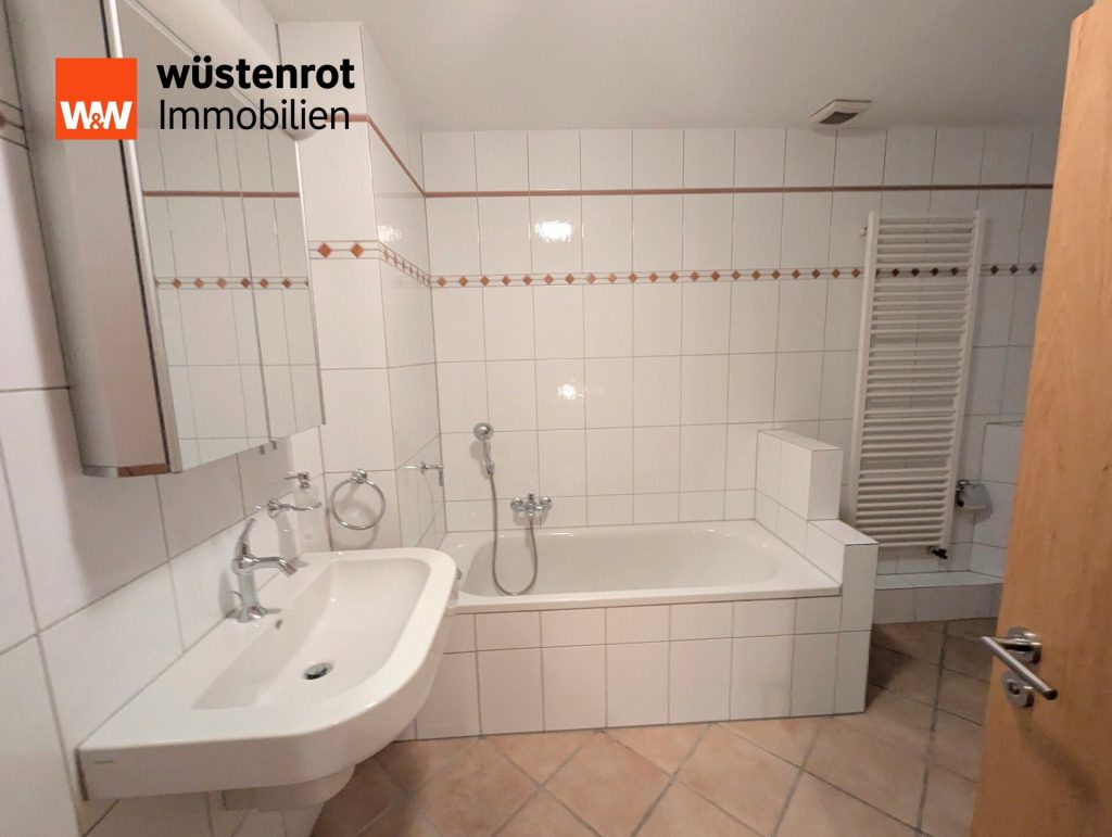 Immobilienangebot - Essen / Altenessen-Nord - Alle - Sofort einziehen & wohlfühlen! Top gepflegtes Reihenhaus in begehrter Lage mit Garten & Garage & Einbauküche