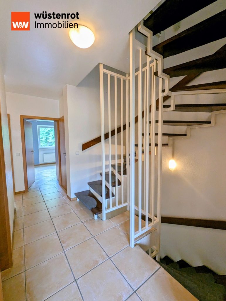 Immobilienangebot - Essen / Altenessen-Nord - Alle - Sofort einziehen & wohlfühlen! Top gepflegtes Reihenhaus in begehrter Lage mit Garten & Garage & Einbauküche