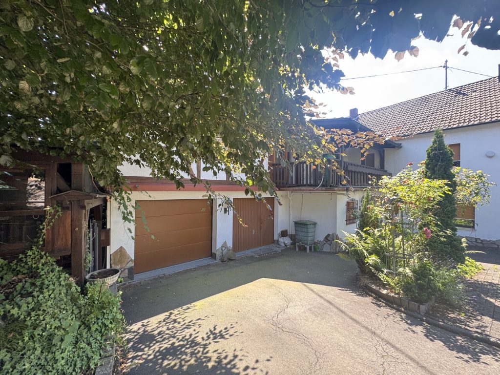 Immobilienangebot - Molzhain - Alle - Wohnhaushälfte mit Studio und Gartenhaus