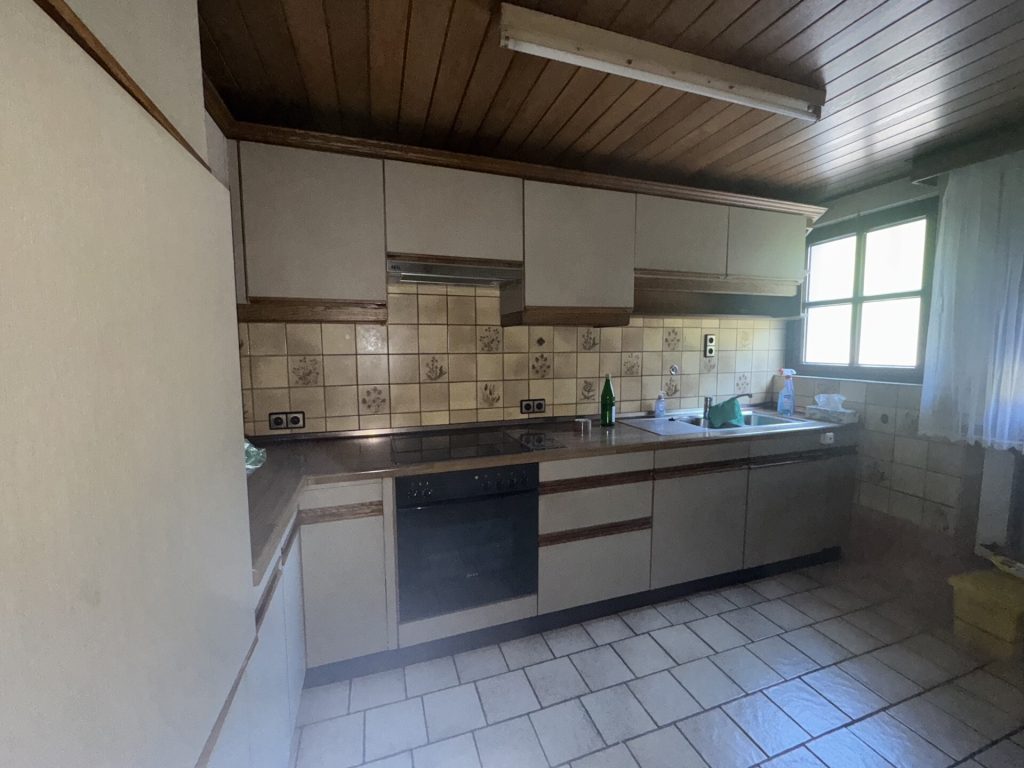 Immobilienangebot - Molzhain - Alle - Wohnhaushälfte mit Studio und Gartenhaus