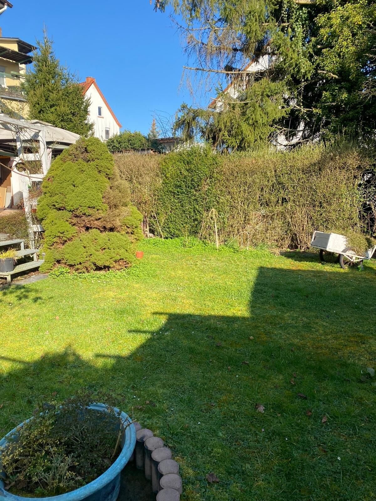 Immobilienangebot - Friedberg - Alle - Investieren mit Weitblick: 3 vermietete Wohneinheiten plus Nachbarhaus im Angebot in FB-Fauerbach