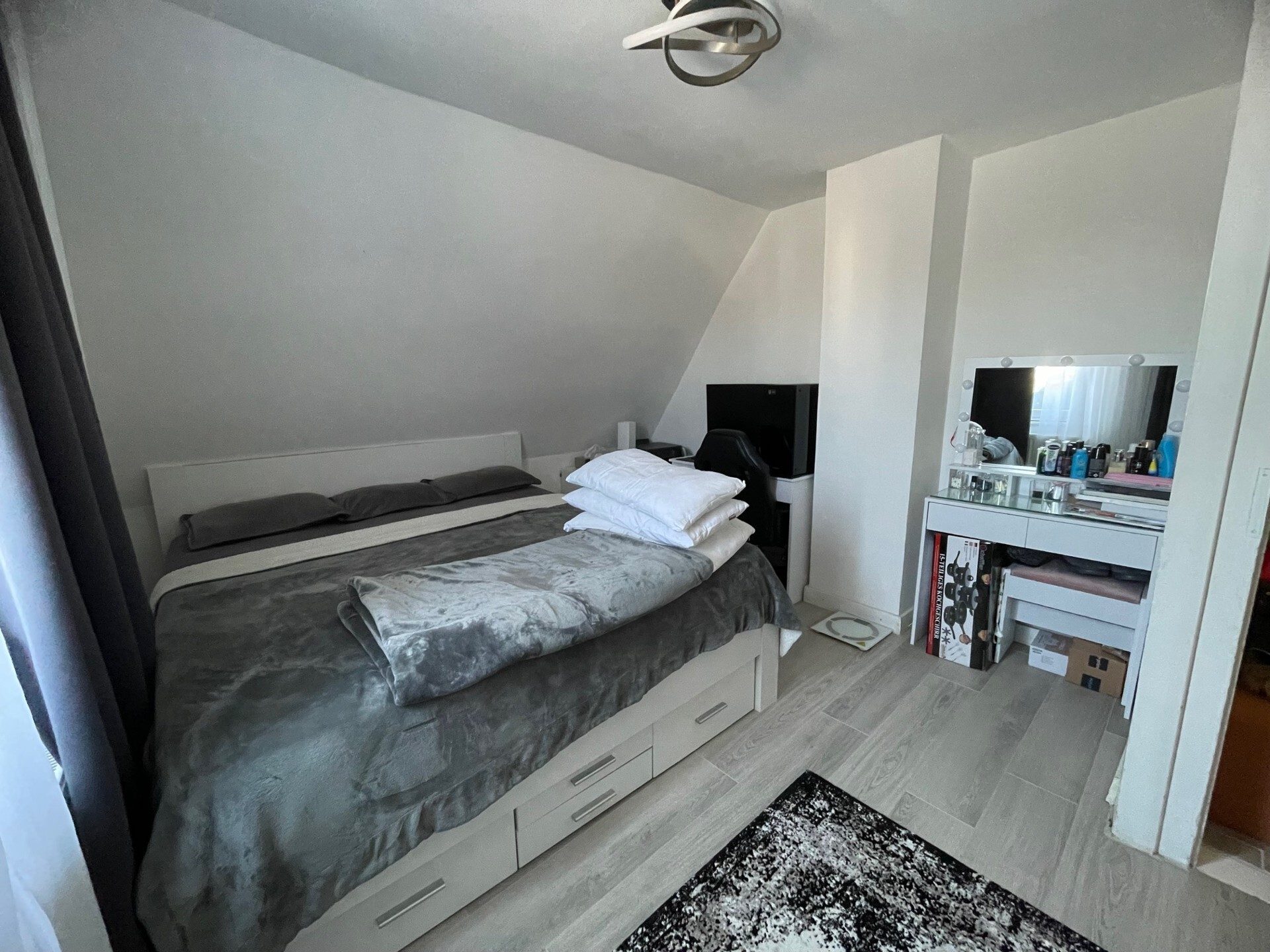 Immobilienangebot - Friedberg - Alle - Investieren mit Weitblick: 3 vermietete Wohneinheiten plus Nachbarhaus im Angebot in FB-Fauerbach