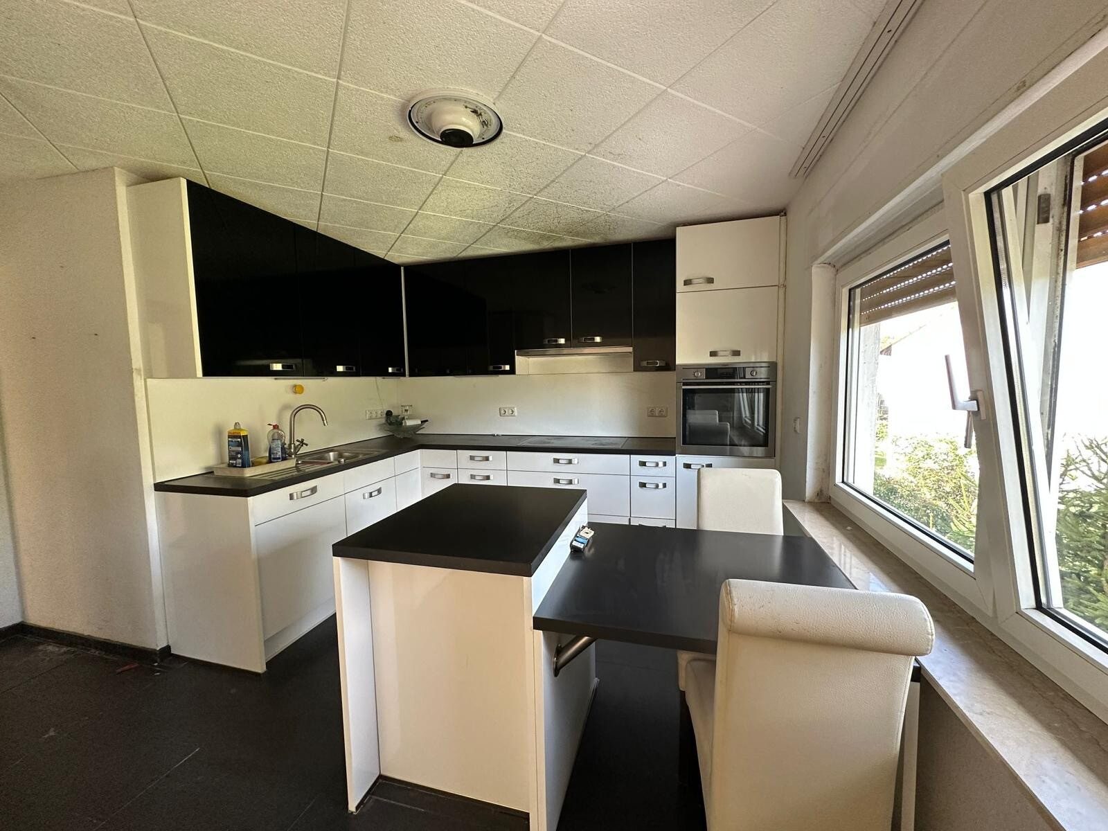 Immobilienangebot - Friedberg - Alle - Investieren mit Weitblick: 3 vermietete Wohneinheiten plus Nachbarhaus im Angebot in FB-Fauerbach