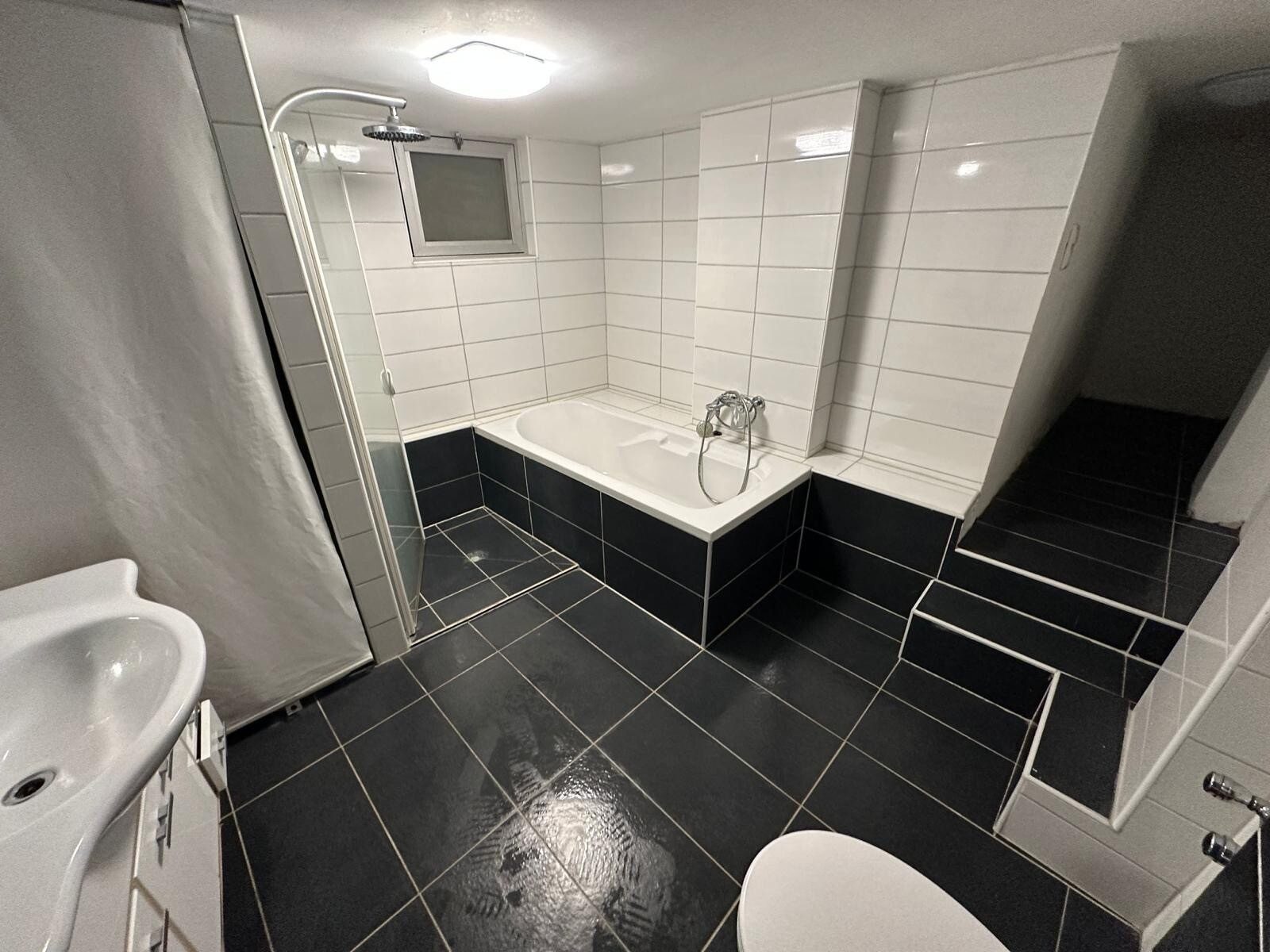 Immobilienangebot - Friedberg - Alle - Investieren mit Weitblick: 3 vermietete Wohneinheiten plus Nachbarhaus im Angebot in FB-Fauerbach