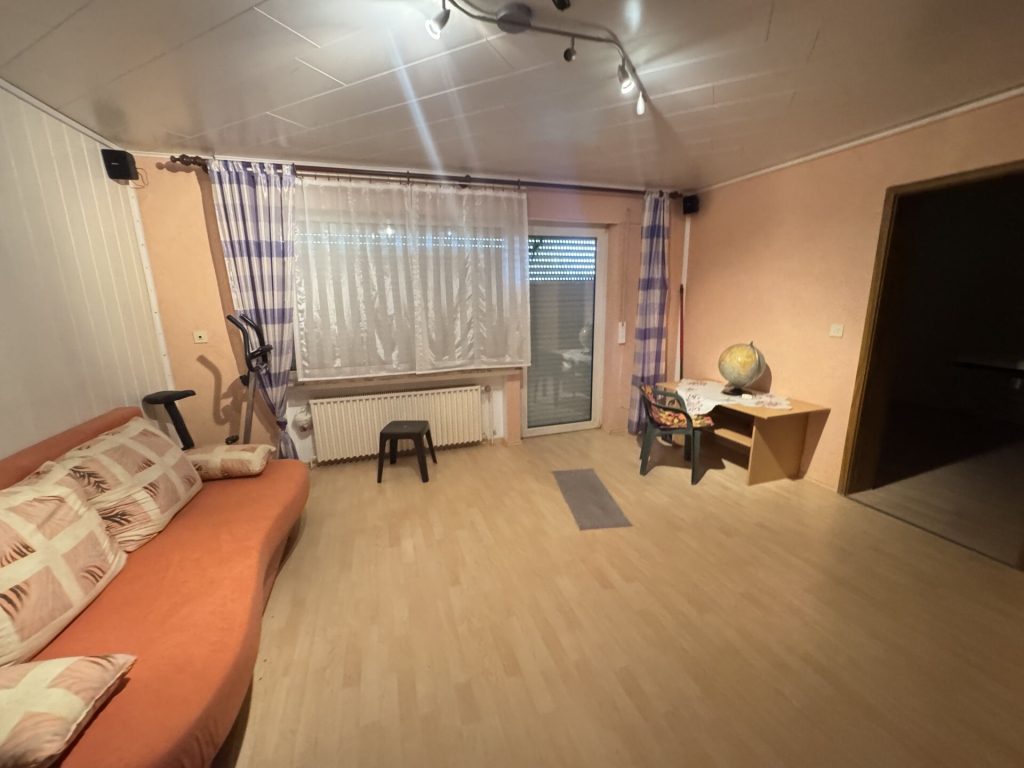 Immobilienangebot - Mörlen - Alle - 170qm Wfl. + Dachgeschoss, mit Einliegerwohnung und Garage