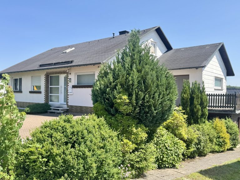 Immobilienangebot - Mörlen - Alle - 170qm Wfl. + Dachgeschoss, mit Einliegerwohnung und Garage
