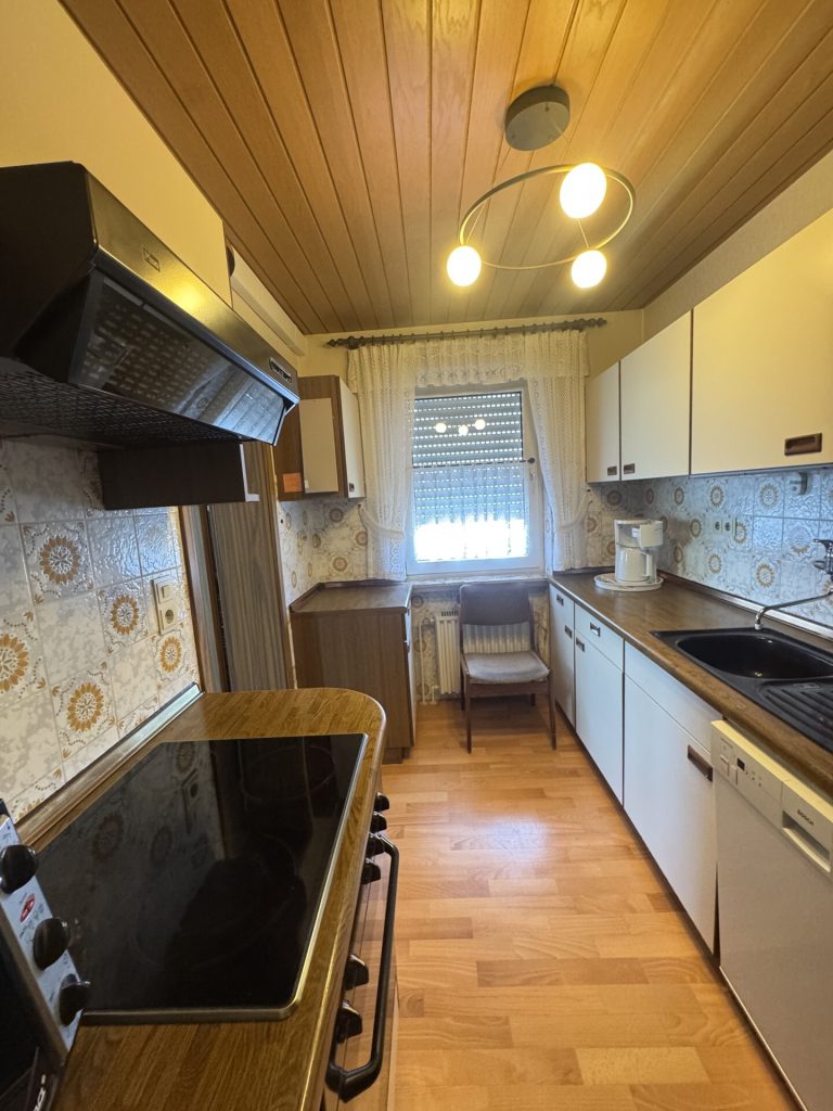 Immobilienangebot - Mörlen - Alle - 170qm Wfl. + Dachgeschoss, mit Einliegerwohnung und Garage