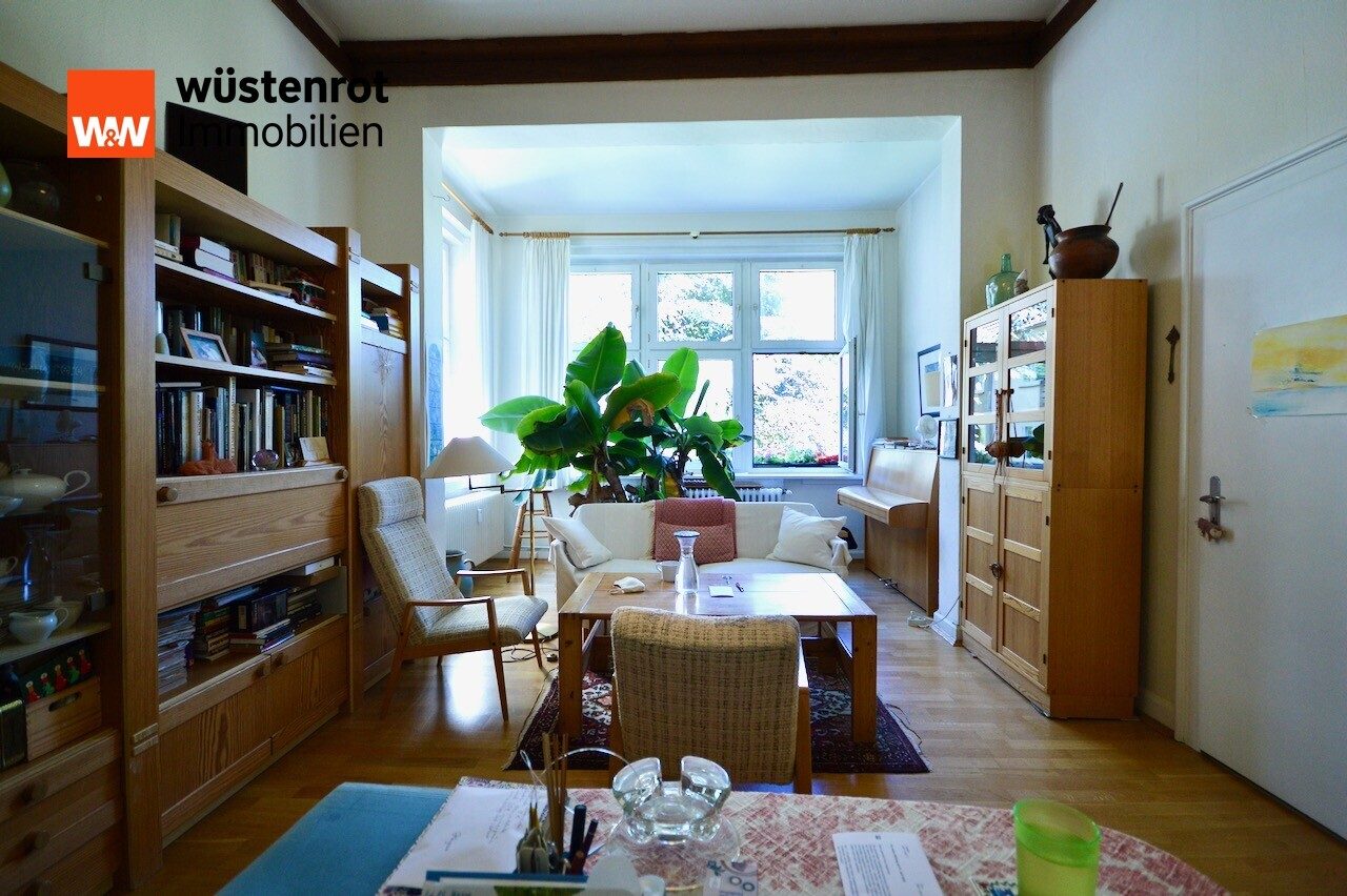 Immobilienangebot - Kassel - Alle - Nur zur längerfristigen Anlage: Altbauwohnung mit 2 Balkonen und Garage in stilvollem Gründerzeithaus