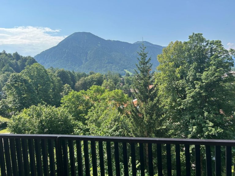 Immobilienangebot - Tegernsee - Alle - Helle 3-Zimmerwohnung mit Balkon in ruhiger Lage in Tegernsee-Süd