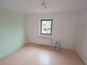 Immobilienangebot - Scheibenberg / Oberscheibe - Alle - Einfamilien haus mit Einliegerwohnung in Scheibenberg mit großem Grundstück in naturnaher Wohnlage.