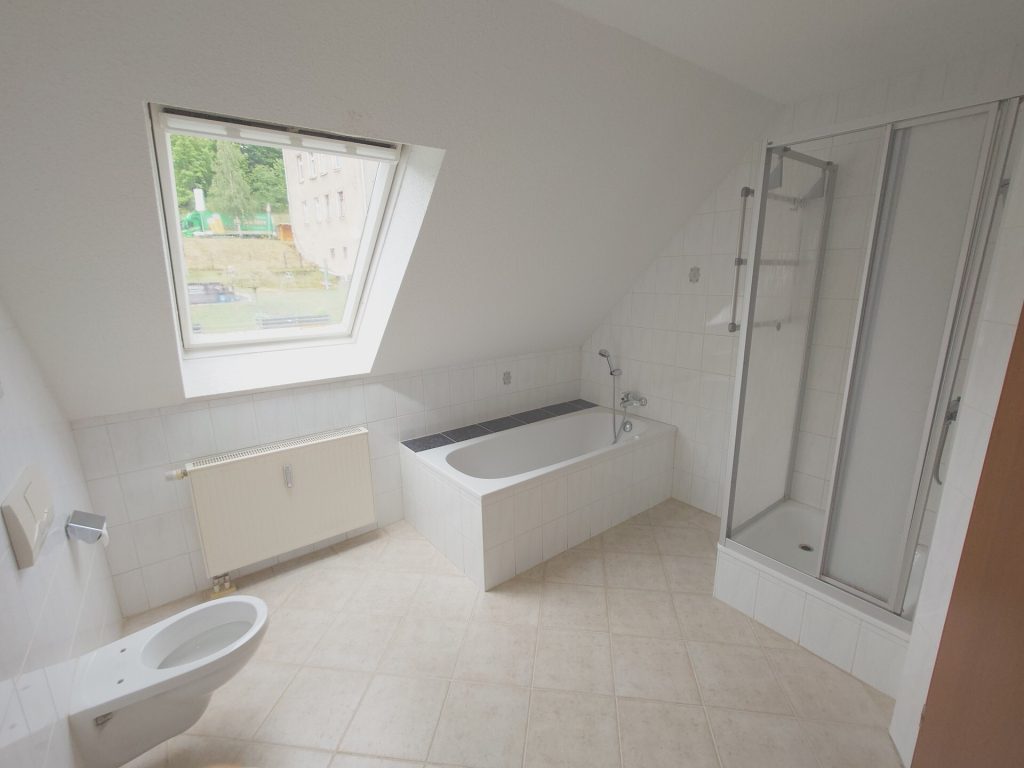 Immobilienangebot - Scheibenberg / Oberscheibe - Alle - Einfamilien haus mit Einliegerwohnung in Scheibenberg mit großem Grundstück in naturnaher Wohnlage.