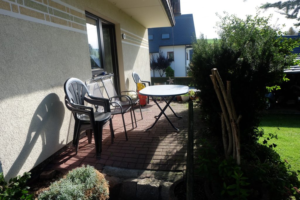 Immobilienangebot - Scheibenberg / Oberscheibe - Alle - Einfamilien haus mit Einliegerwohnung in Scheibenberg mit großem Grundstück in naturnaher Wohnlage.