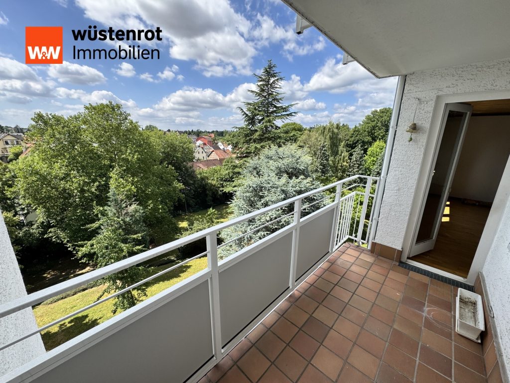 Immobilienangebot - Bad Homburg vor der Höhe / Gonzenheim - Alle - +++BAD HOMBURG: GEPFLEGTE 3 ZIMMER WOHNUNG IM 5. OG MIT BALKON UND BLICK+++