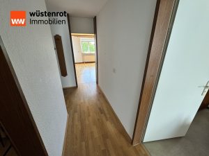 Immobilienangebot - Bad Homburg vor der Höhe / Gonzenheim - Alle - +++BAD HOMBURG: GEPFLEGTE 3 ZIMMER WOHNUNG IM 5. OG MIT BALKON UND BLICK+++