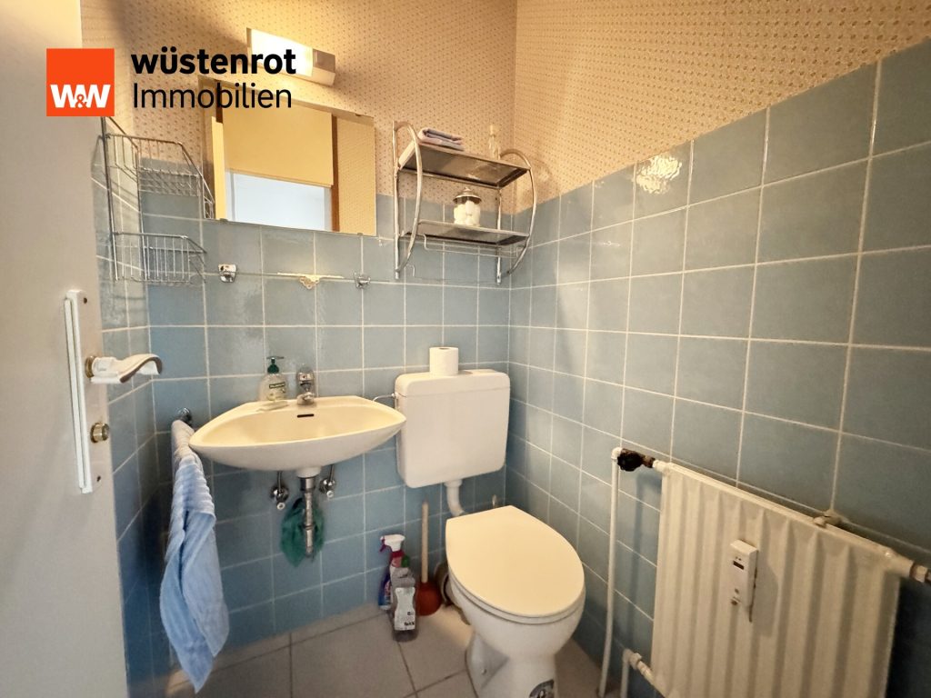 Immobilienangebot - Bad Homburg vor der Höhe / Gonzenheim - Alle - +++BAD HOMBURG: GEPFLEGTE 3 ZIMMER WOHNUNG IM 5. OG MIT BALKON UND BLICK+++