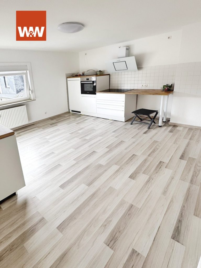 Immobilienangebot - Bad Orb - Alle - Waschen, legen, föhnen, WOHNEN! Bad Orbs Innenstadtmittelpunkt mit drei Einheiten und gut vermietet!