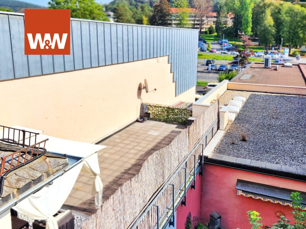 Immobilienangebot - Bad Orb - Alle - Waschen, legen, föhnen, WOHNEN! Bad Orbs Innenstadtmittelpunkt mit drei Einheiten und gut vermietet!