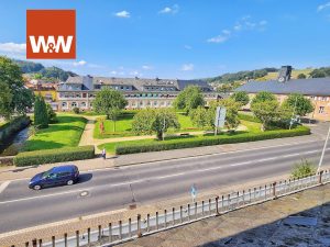 Immobilienangebot - Bad Orb - Alle - Waschen, legen, föhnen, WOHNEN! Bad Orbs Innenstadtmittelpunkt mit drei Einheiten und gut vermietet!
