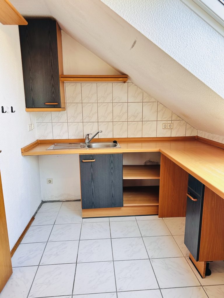 Immobilienangebot - Karlsruhe / Knielingen - Alle - 3,5 Zimmer DG-Wohnung mit Panoramablick