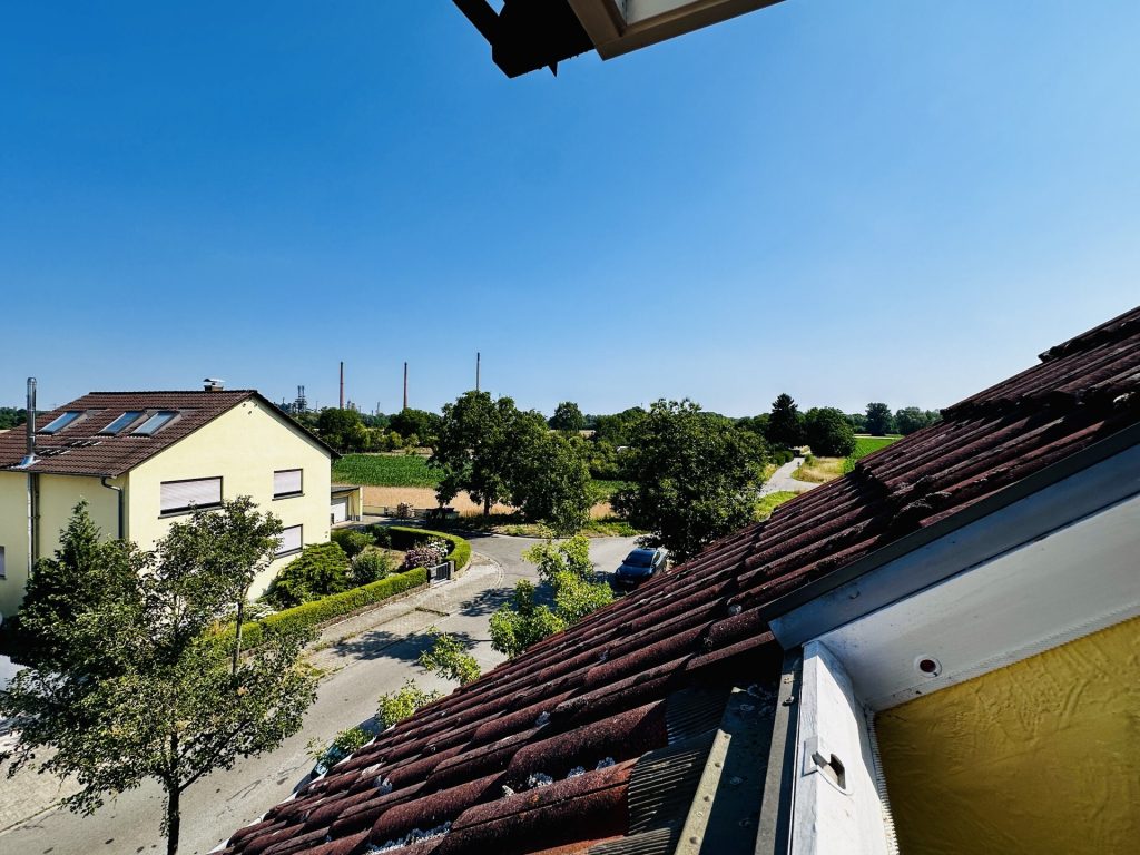 Immobilienangebot - Karlsruhe / Knielingen - Alle - 3,5 Zimmer DG-Wohnung mit Panoramablick