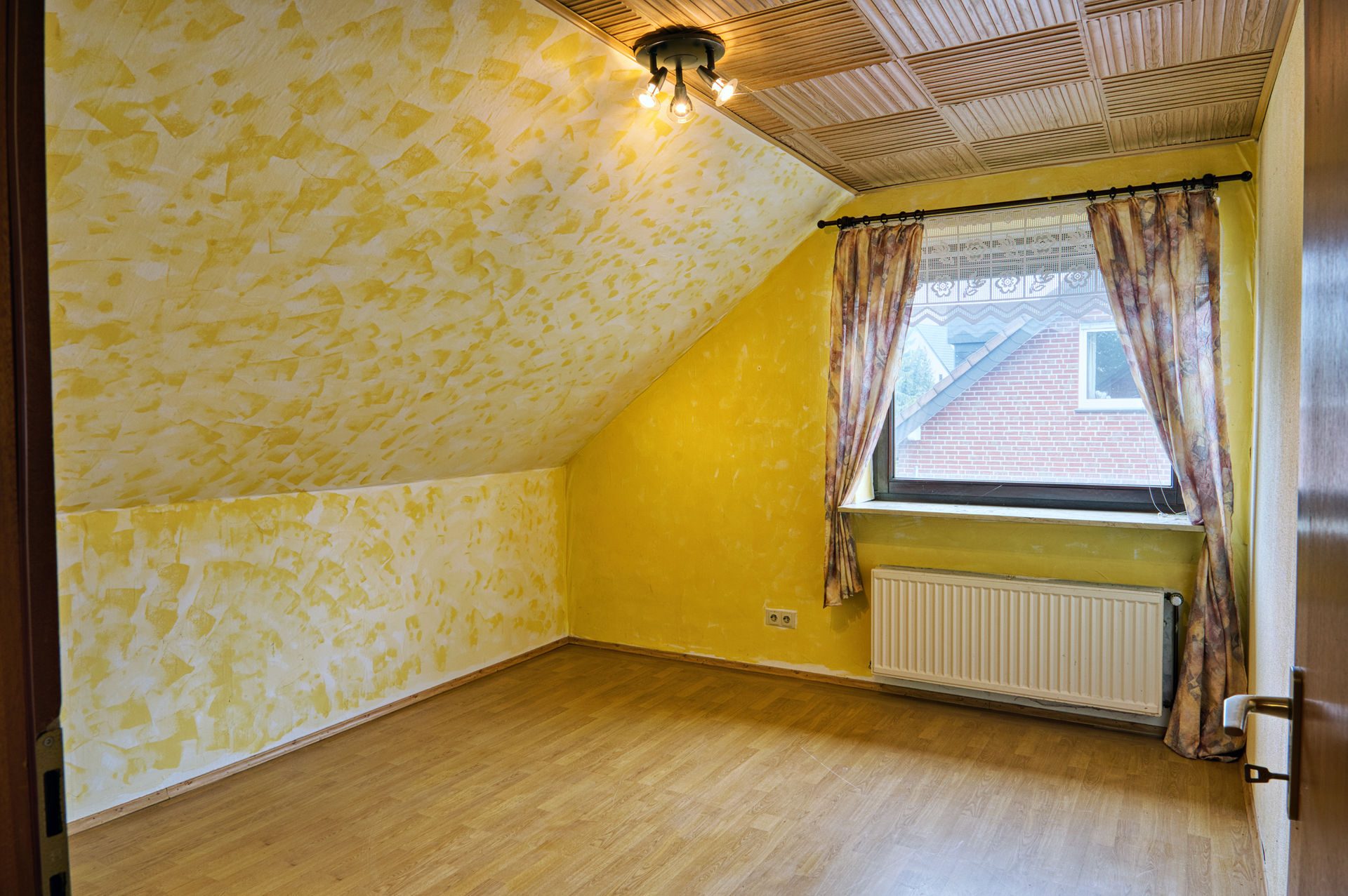 Immobilienangebot - Bielefeld - Alle - VERKAUFT: Mit 3D: Endlich Zuhause! Großzügige Familienidylle - riesen Gartenparadies mit zahlreichen Obstbäumen.