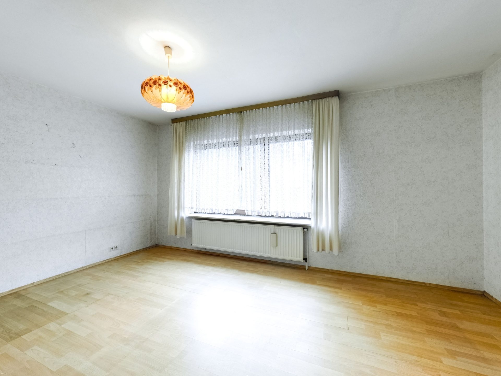 Immobilienangebot - Bielefeld - Alle - VERKAUFT: Mit 3D: Endlich Zuhause! Großzügige Familienidylle - riesen Gartenparadies mit zahlreichen Obstbäumen.
