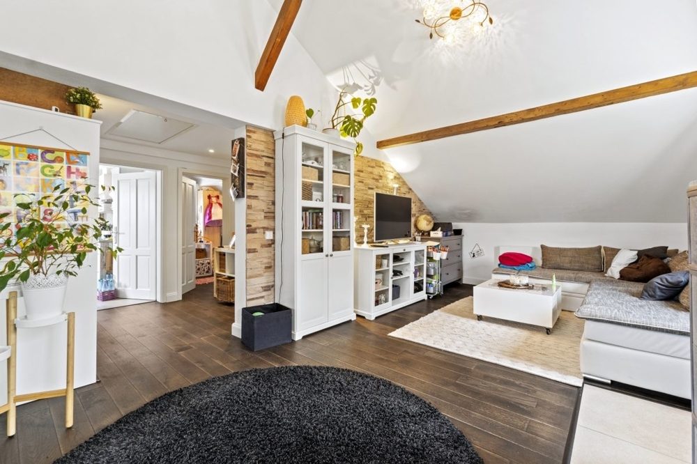 Immobilienangebot - Königswinter - Alle - Nachhaltiges Anwesen mit top Energiewerten, Reitanlage und Platz für mehrere Generationen!