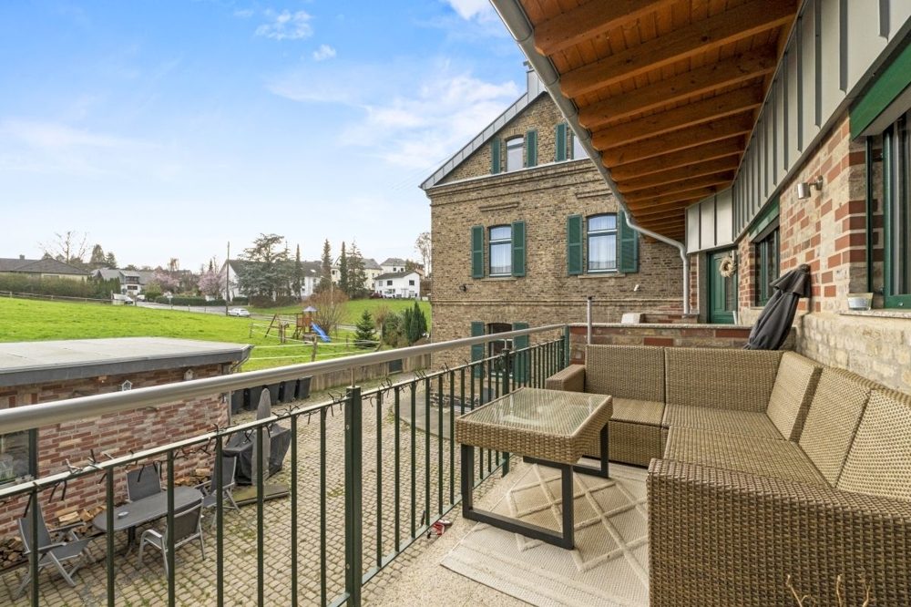 Immobilienangebot - Königswinter - Alle - Nachhaltiges Anwesen mit top Energiewerten, Reitanlage und Platz für mehrere Generationen!