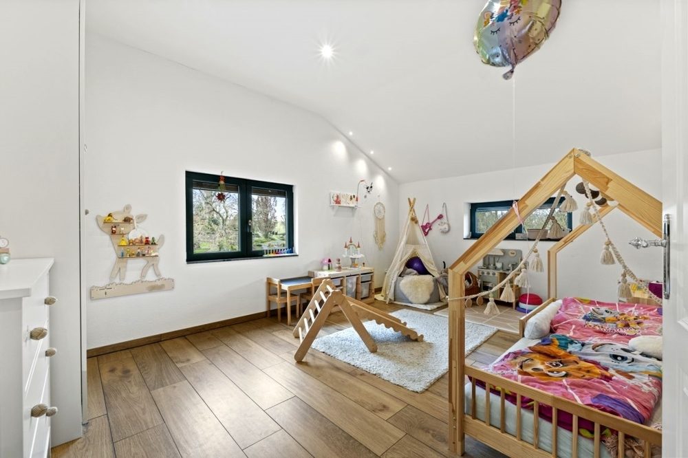 Immobilienangebot - Königswinter - Alle - Nachhaltiges Anwesen mit top Energiewerten, Reitanlage und Platz für mehrere Generationen!