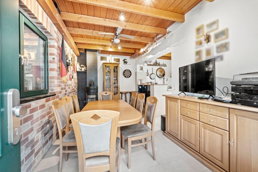 Immobilienangebot - Königswinter - Alle - Nachhaltiges Anwesen mit top Energiewerten, Reitanlage und Platz für mehrere Generationen!