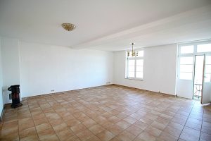 Immobilienangebot - Königswinter - Alle - Top Lage - Direkter Rheinblick: Zwei Zimmer mit Balkon, Stellplatz und Garage. Sofort beziehbar!