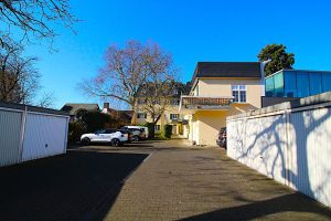 Immobilienangebot - Königswinter - Alle - Top Lage - Direkter Rheinblick: Zwei Zimmer mit Balkon, Stellplatz und Garage. Sofort beziehbar!