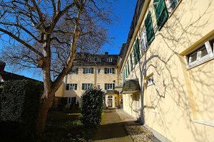 Immobilienangebot - Königswinter - Alle - Top Lage - Direkter Rheinblick: Zwei Zimmer mit Balkon, Stellplatz und Garage. Sofort beziehbar!