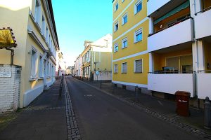 Immobilienangebot - Königswinter - Alle - Top Lage - Direkter Rheinblick: Zwei Zimmer mit Balkon, Stellplatz und Garage. Sofort beziehbar!