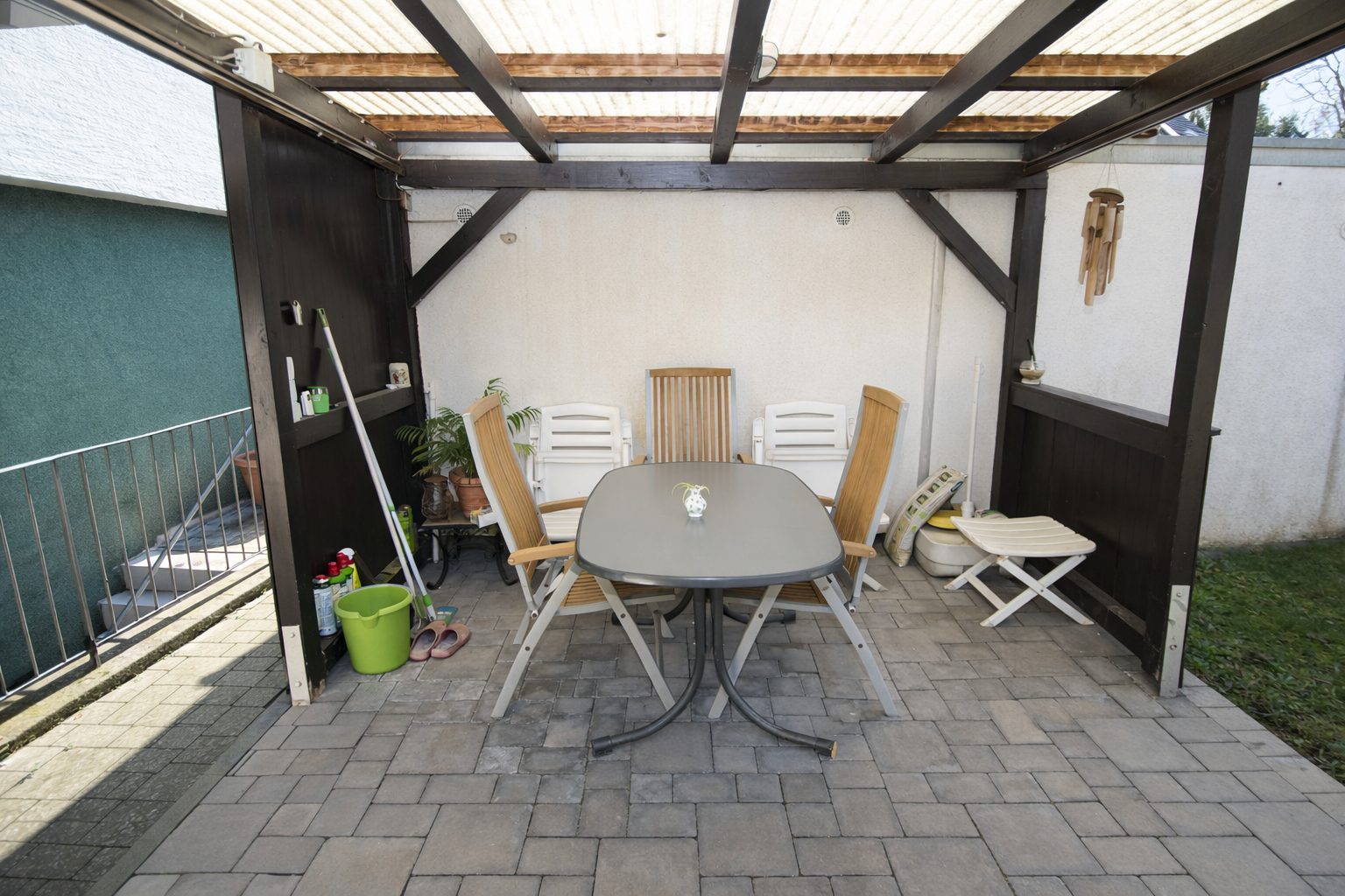 Immobilienangebot - Brühl - Alle - Reserviert: Mit 3D: Mehrfamilienhaus | 4 Einheiten (2 Wg. frei) + 4 Garagen | – Potenzial bis ca. 40.000 € p.a.