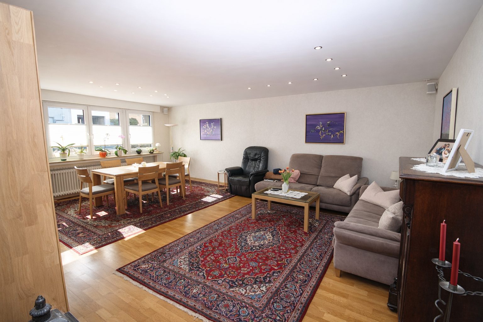 Immobilienangebot - Brühl - Alle - Reserviert: Mit 3D: Mehrfamilienhaus | 4 Einheiten (2 Wg. frei) + 4 Garagen | – Potenzial bis ca. 40.000 € p.a.